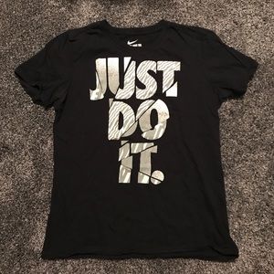 NIKE tee